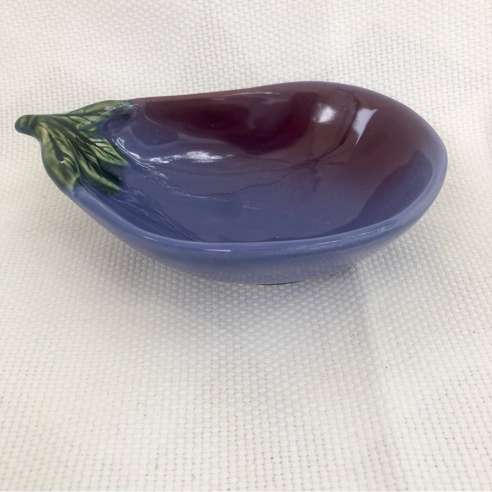 Eggplant Nut Bowl by Essex Collection Bois D'Arc Tutti Fruitti collection